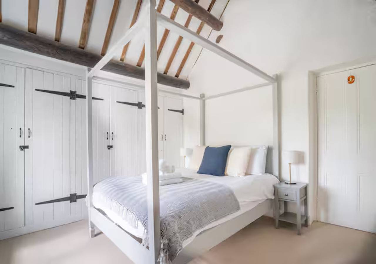 Delightful 4 bedroom Cotswold character cottage - Pass the Keys in Stow-on-the-Wold, Gloucestershire