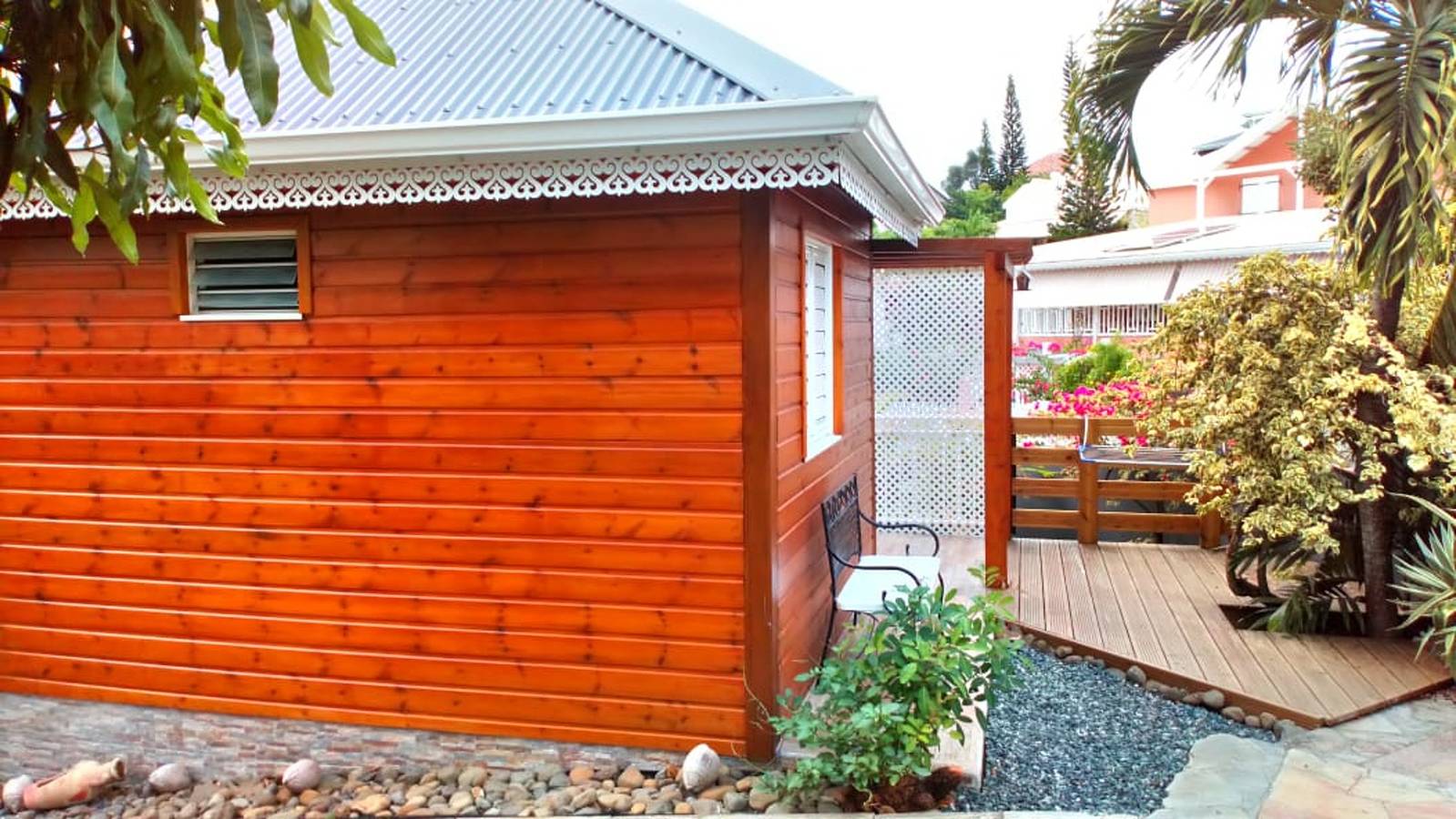 Charming Bungalow with Shared Pool in Le Gosier in Le Gosier, Guadeloupe (Caribbean)