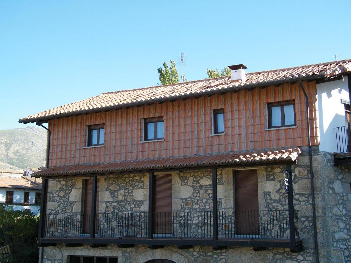 Apartamento entero, Casa Rural Puerta del Sol de 3 habitaciones in Candelario, Provincia de Salamanca