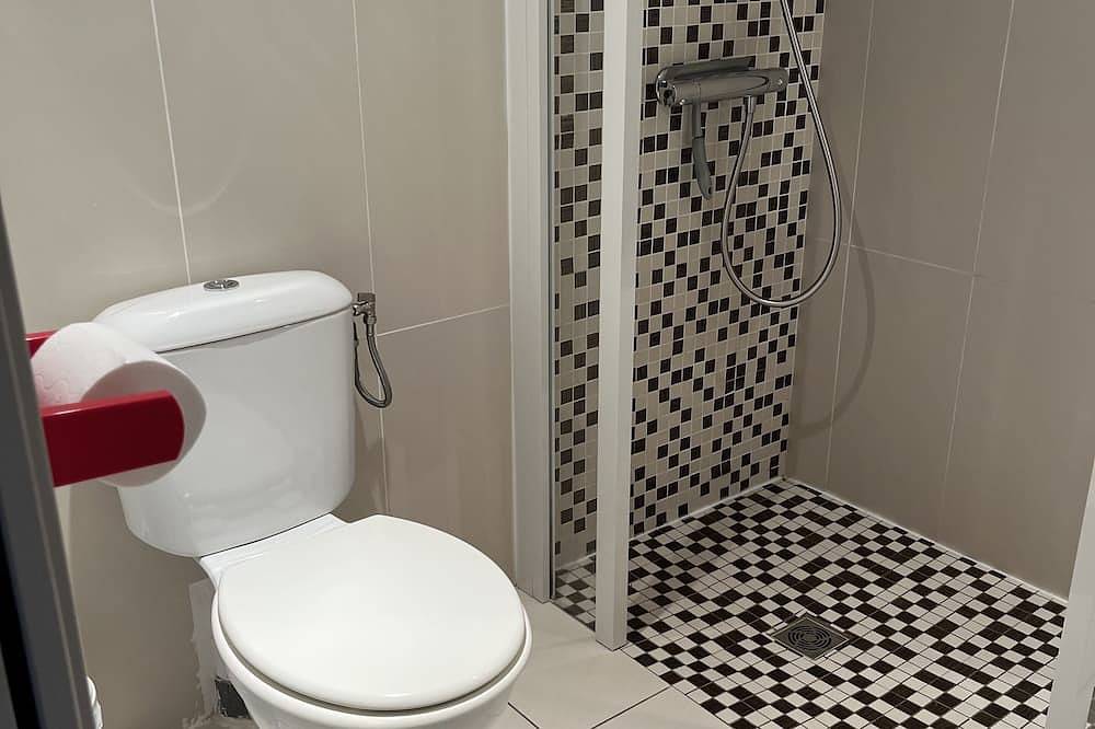 Appartement entier, Studio N°3 à Tiuccia, les pieds dans l'eau, climatisé, wifi in Tiuccia, Casaglione