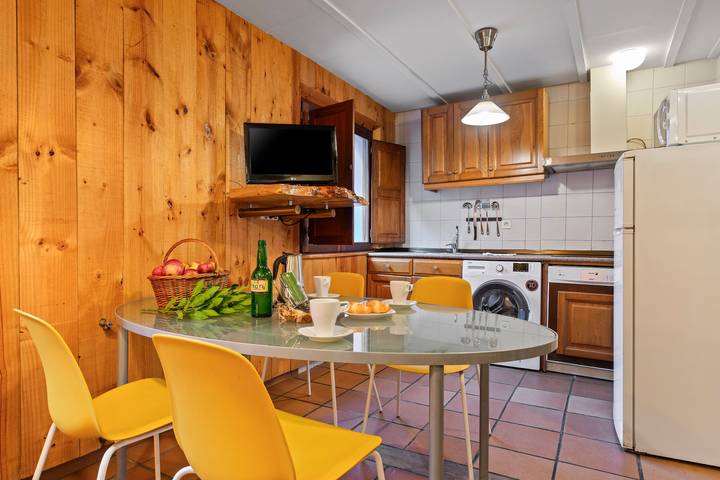 Casa rural para 4 personas, con jacuzzi en Comarca de Oriente - 4