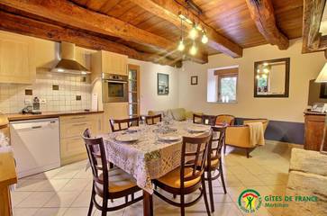 Gîte pour 5 personnes, avec jardin ainsi que terrasse et piscine à Merlevenez