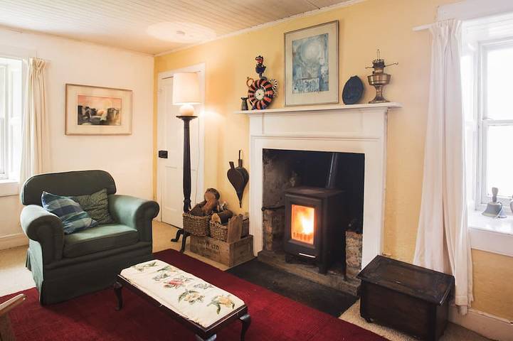 Scottish Highland Holiday Cottage in idyllischer Lage am See in Highlands
