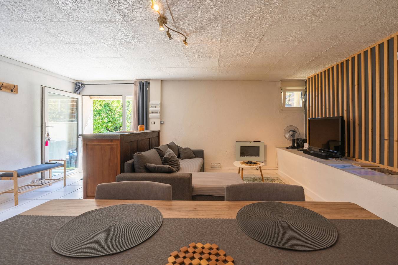 Geheel appartement, Appartement "Fattoria" met privéterras, privétuin en Wi-Fi in Saint-Genis-de-Saintonge, Jonzac en omgeving