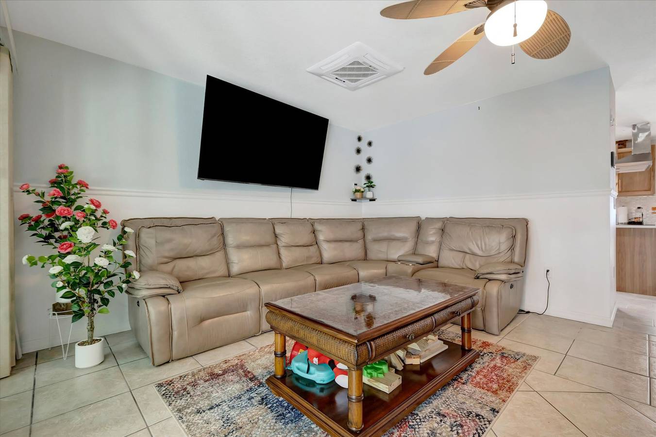 Waterfront 3B Free Boat Parking near Downtown in Fort Myers, Southwest Florida