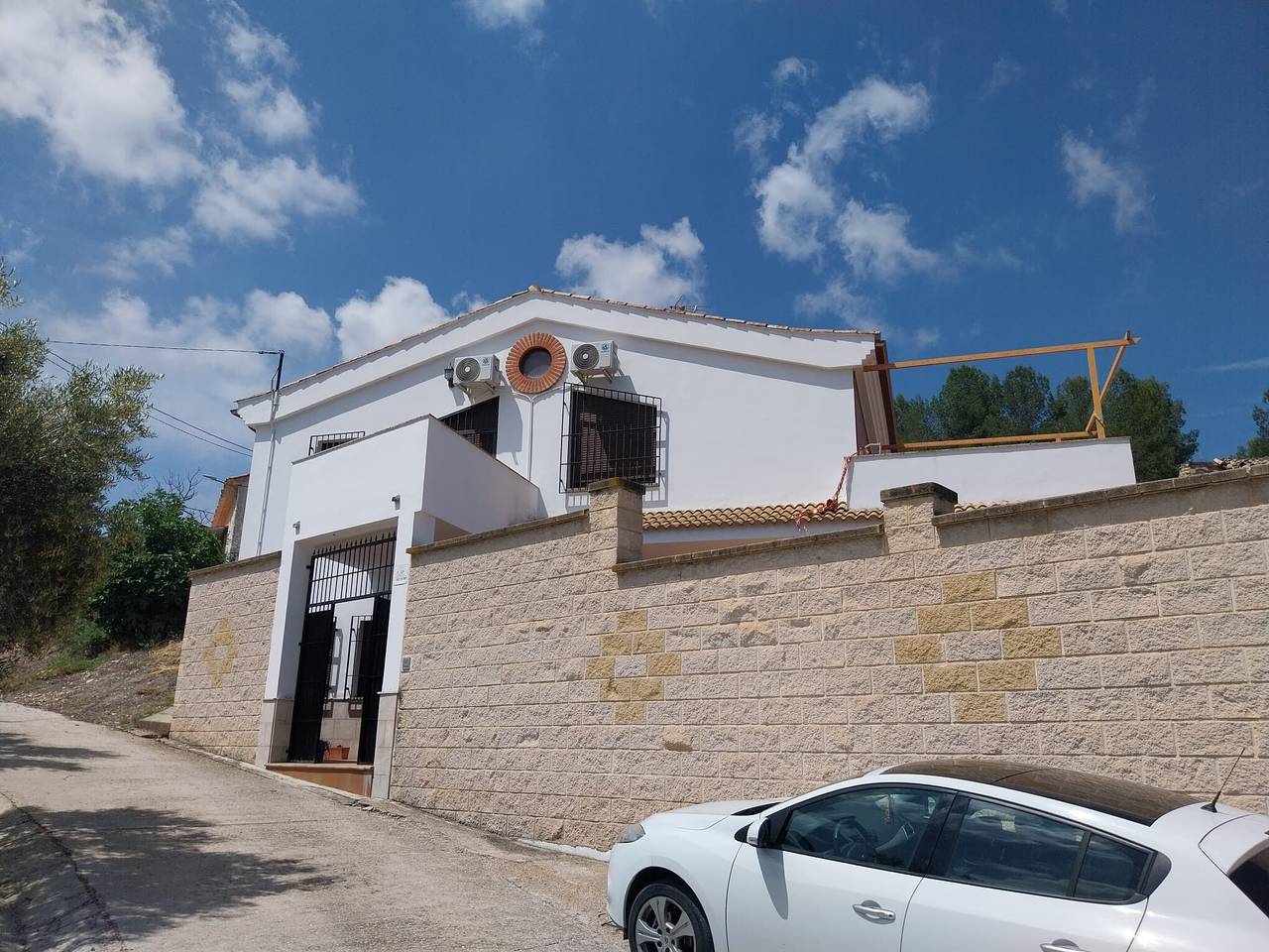 Holiday Home 'La Majailla' with Pool, Mountain Views, Wi-Fi & Air Conditioning in Peal de Becerro, Jaén Province