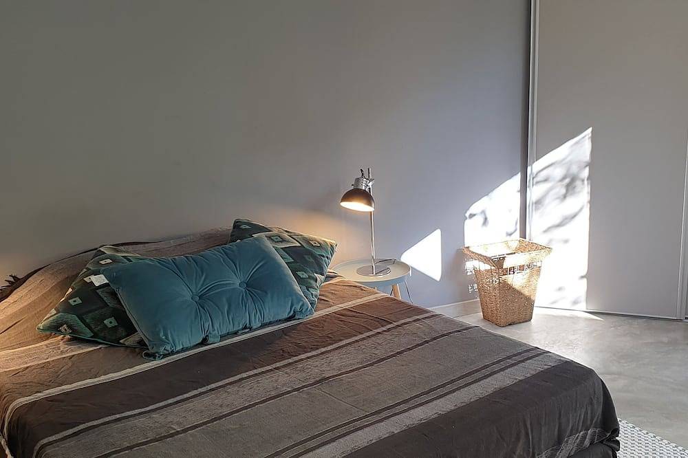 Villa with pool at the foot of the medieval city in Vaison-la-Romaine, Parque natural regional del Mont Ventoux