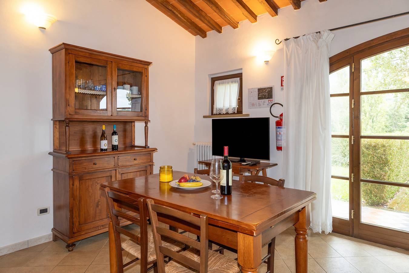 Apartamento entero, Apartamento 'Convolvolo' con piscina compartida, Wi-Fi y aire acondicionado in Santa Luce, Costa de la Maremma