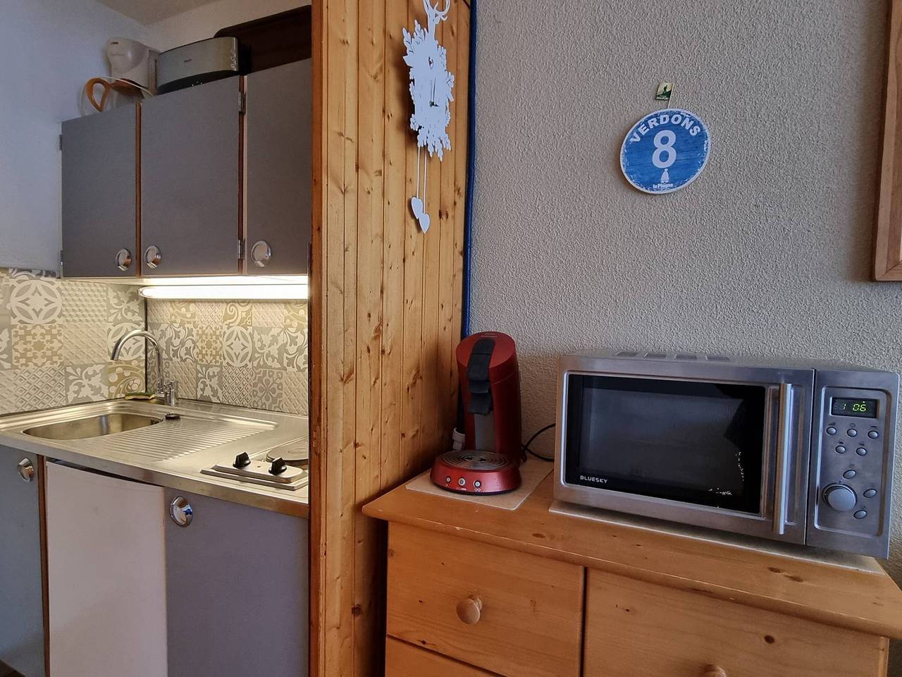 Studio entier, Charmant appartement avec terrasse à La Plagne, accès rapide aux pistes in Plagne Centre, La Plagne-Tarentaise