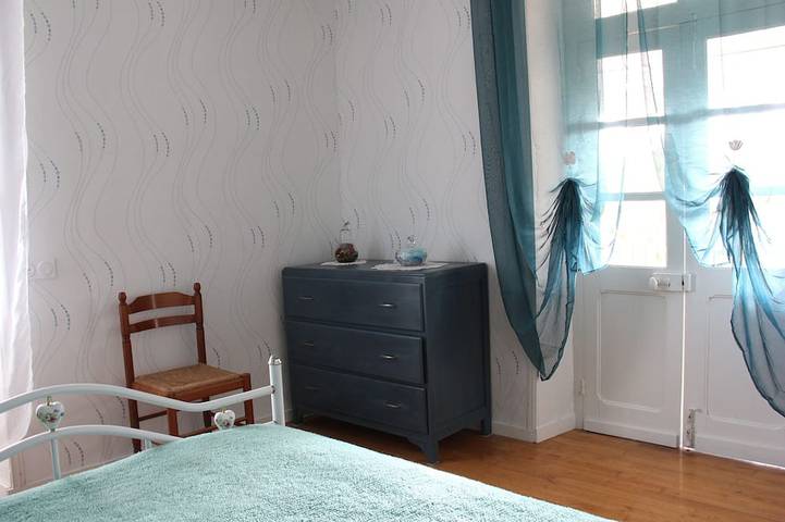 Location de vacances pour 7 personnes, avec balcon ainsi que jardin et jacuzzi à Thenon - 3