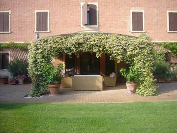 Gîte pour 2 personnes, avec vue ainsi que piscine et jardin, animaux acceptés dans Province de Modène