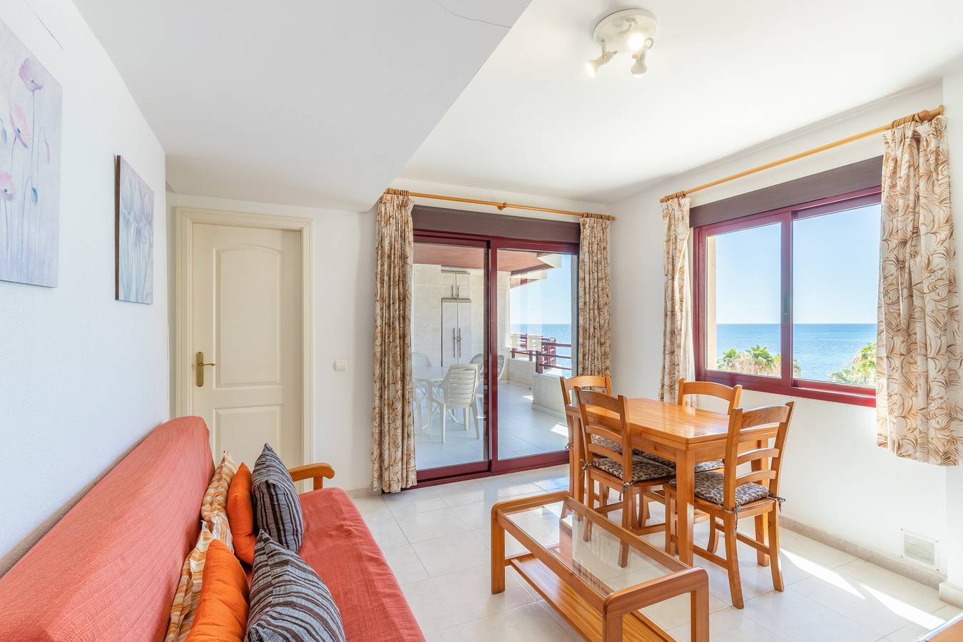 Ganze Wohnung, Ferienwohnung 'Primera Linea Calpe' mit Meerblick, privatem Pool und Klimaanlage in Playa de la Fossa, Calpe