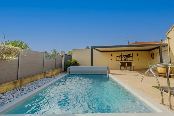 Gîte pour 4 personnes, avec Jacuzzi et Jardin