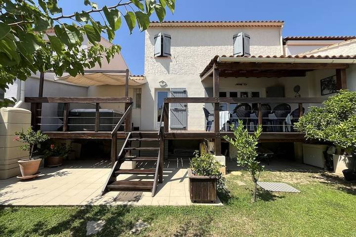 Location de vacances pour 6 personnes, avec jardin à Sanary-sur-Mer