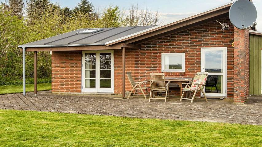 Ferieudlejning for 8 personer, med jacuzzi og terrasse i Toftum Bjerge