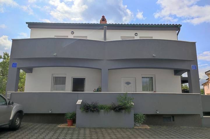 Villa für 8 Personen, mit Balkon - 1