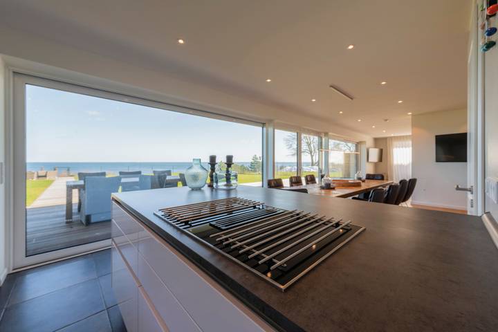 Ferienhaus für 14 Personen, mit Sauna und Balkon sowie Garten an der Ostsee