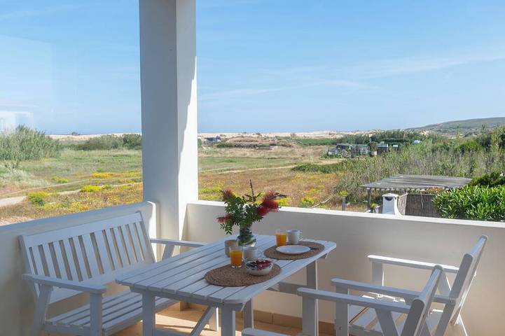 Ferienwohnung für 4 Personen, mit Terrasse und Garten in Carrapateira