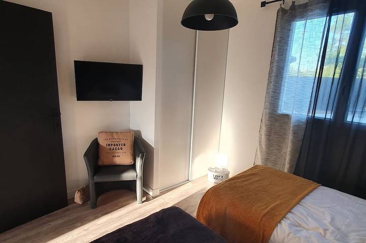 Location de vacances pour 10 personnes, avec jardin et terrasse à Bon-Encontre - 4