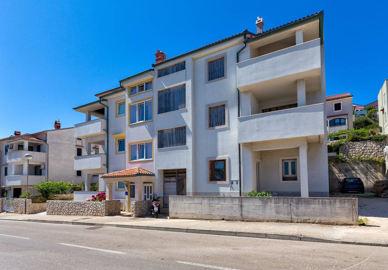 Entire apartment, Two bedroom apartment with terrace and sea view Mali Lošinj, Lošinj A-8026-c in Mali Losinj, Losinj