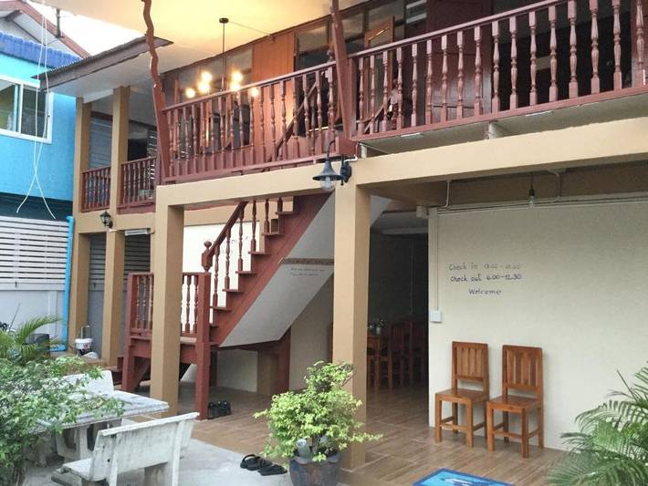 Chambre d’hôte pour 2 personnes, avec terrasse dans Phra Nakhon Si Ayutthaya