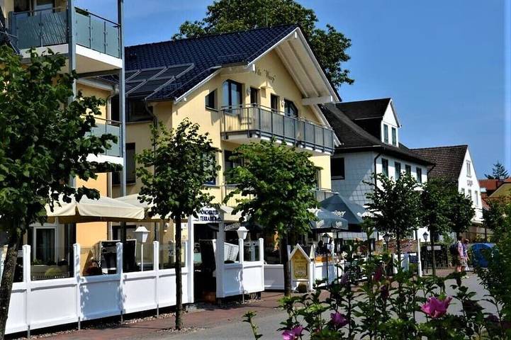 Ferienwohnung für 3 Personen, mit Balkon und Sauna sowie Whirlpool in Baabe