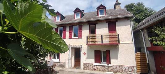 Location de vacances pour 12 personnes, avec jardin et vue à Montauban-de-Luchon