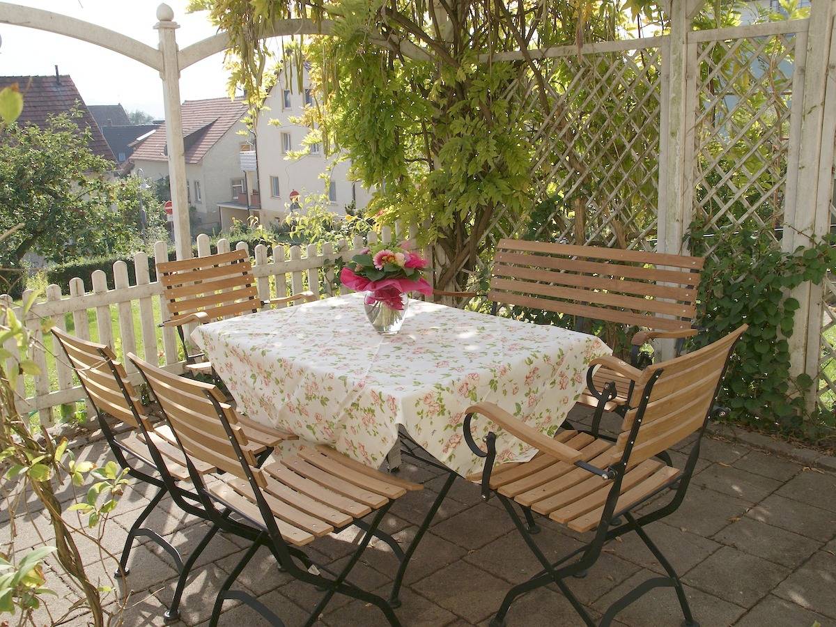 Ganze Ferienwohnung, Ferienwohnung für 5 Personen mit Balkon/Terrasse in Allensbach, Untersee