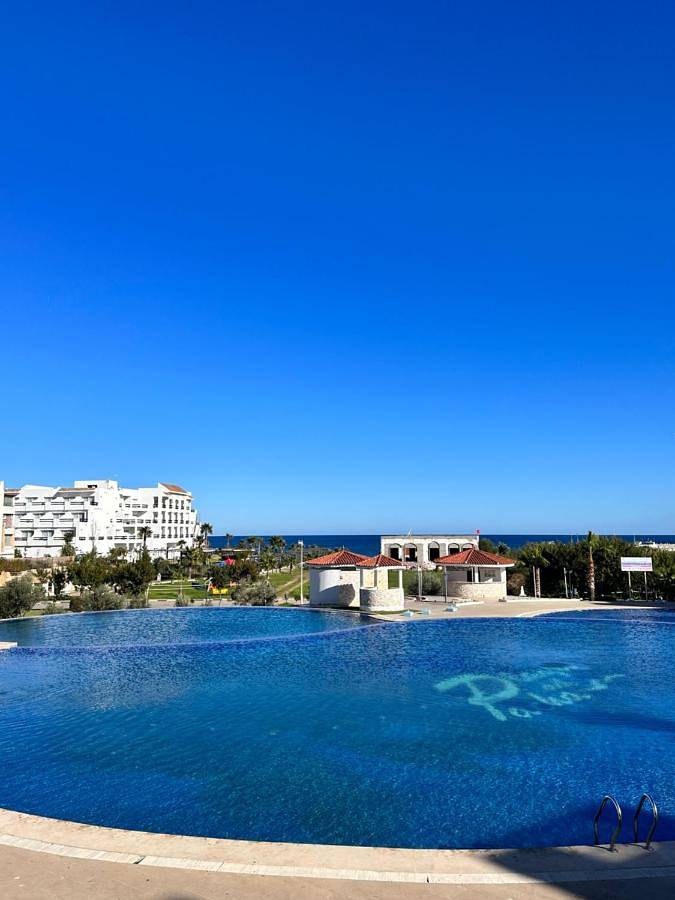 Appartement de vacances pour 4 personnes, avec piscine ainsi que vue et jardin