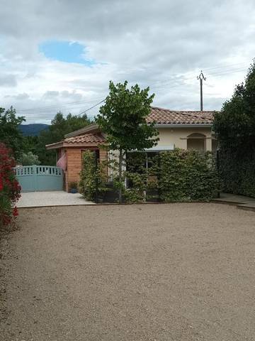 Gîte pour 2 personnes, avec terrasse et vue à Lodève