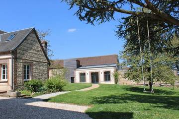 Gîte pour 6 personnes, avec jardin et sauna ainsi que terrasse et piscine à L'Aigle