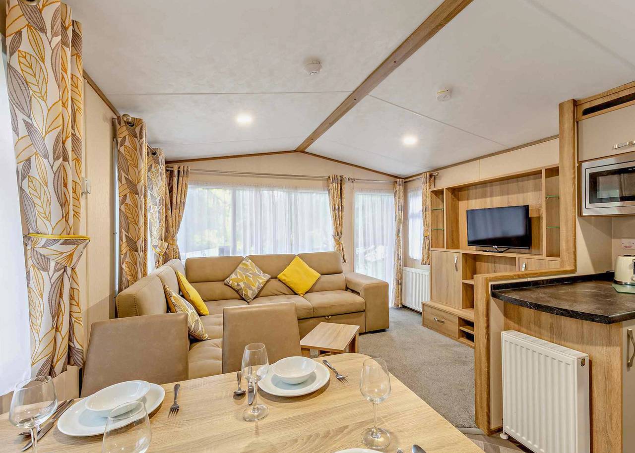 Silver Premium 2 Bedroom Caravan, Sleeps 6 in Bowness-on-Windermere, Lake District