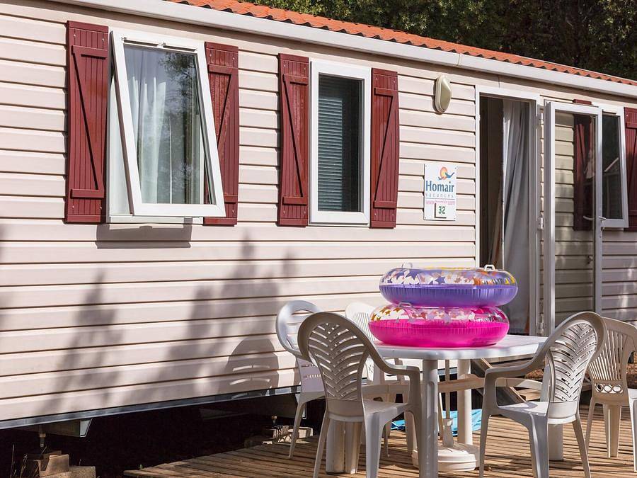 Camping Les Rives du Luberon - Mobilhome 6 personnes - Classic | 3 Ch. | 6 Pers. | Terrasse simple | Clim. in Cheval-Blanc, Parc naturel régional du Luberon