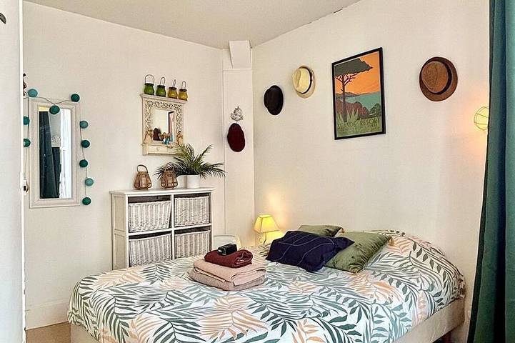 Charming and authentic fisherman's house, downtown and near the beach in Trouville-sur-Mer, Lisieux region