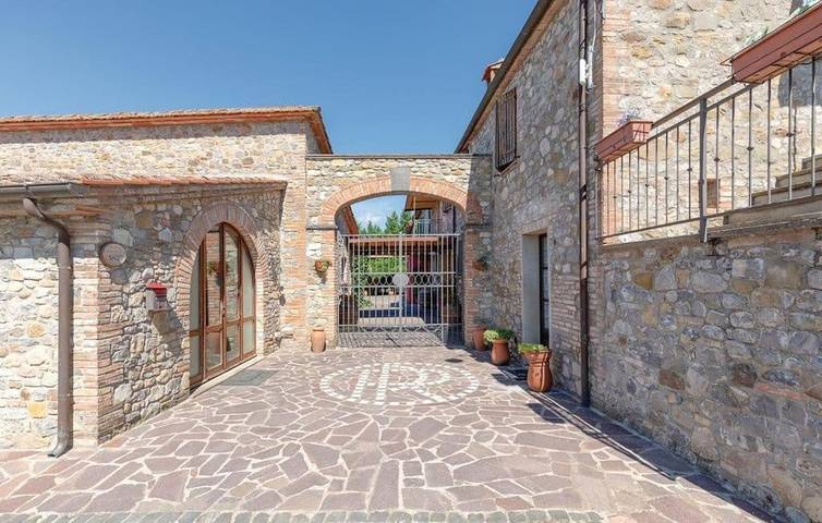 Agriturismo per 4 persone, con panorama e piscina nonché giardino in Monteleone d'Orvieto