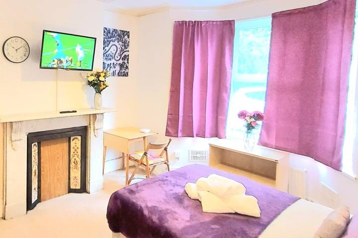 Location de vacances pour 12 personnes, avec jardin, adapté aux familles dans Chatham (United Kingdom)