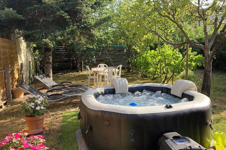Maison de vacances pour 4 personnes, avec jacuzzi et jardin à Bergerac