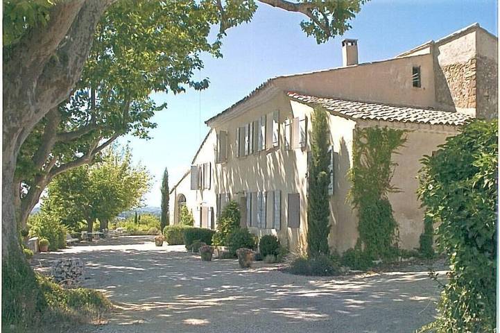 Agriturismo pour 11 personnes, avec jardin à Aubignan