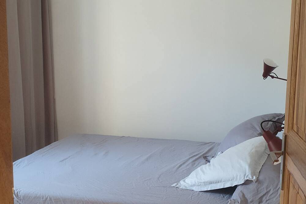 Small air-conditioned villa with heated swimming pool in Saint-Roman-de-Malegarde, Vaucluse