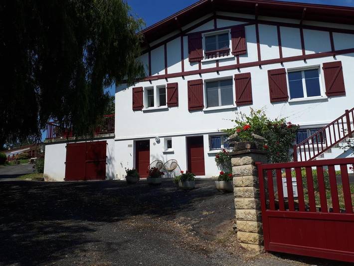 Gîte pour 4 personnes, avec Terrasse ainsi que Jardin et Vue dans Ostabat-Asme