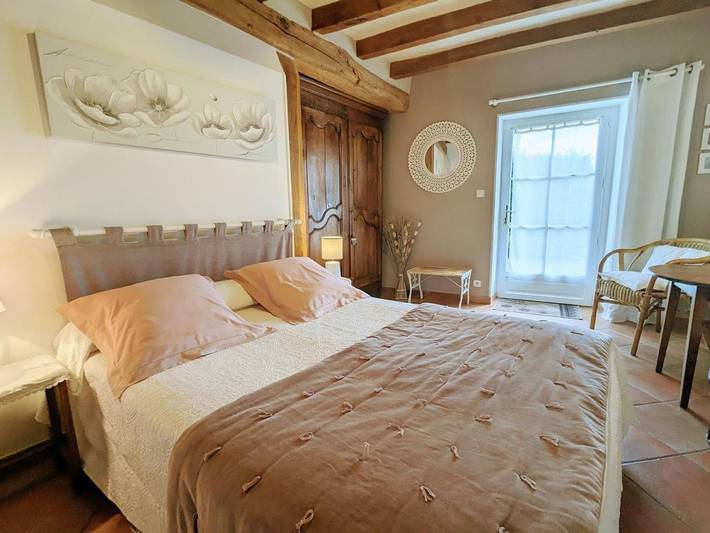 Chambre d’hôte pour 3 personnes, avec Terrasse à Faverolles