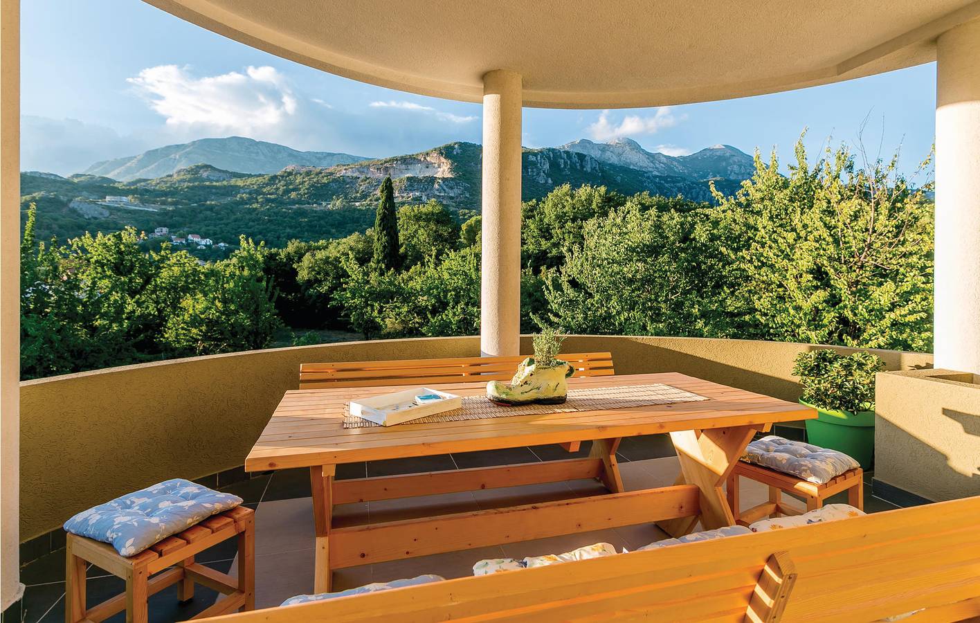 Apartamento de férias inteiro, Apartamento de férias para 8 pessoas com terraço in Podi-Sasovići, Bay of Kotor
