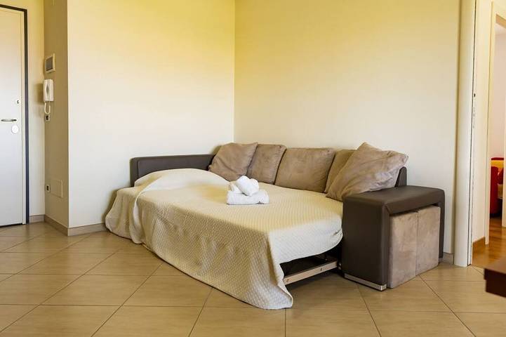 Ganze Wohnung, Guesthost - Bright Apartment with Terrace in Montesilvano Marina, Montesilvano