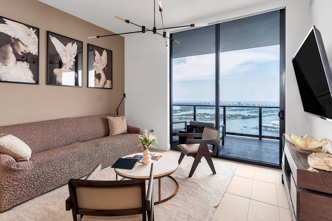 Entire apartment, 3Br Penthouse • Direct, Stunning Water Views in Miami, Florida