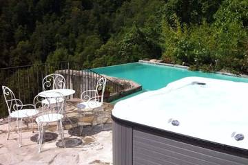 Gîte pour 5 personnes, avec jardin et jacuzzi ainsi que terrasse et piscine à Carcheto-Brustico