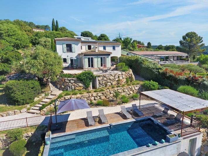 Gîte pour 6 personnes, avec piscine
