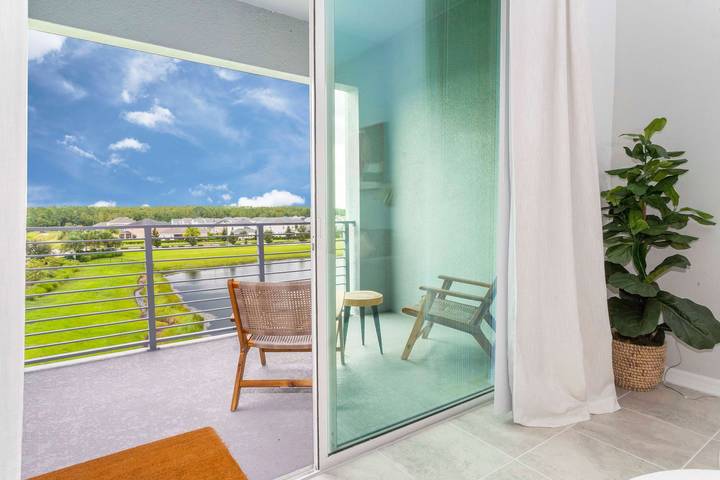 Holiday rental for 5 people, with lake view and terrace as well as pool and garden in the USA