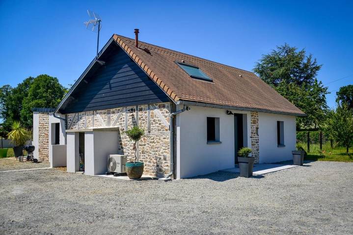 Location de vacances pour 4 personnes, avec vue et jardin à Montviron - 2
