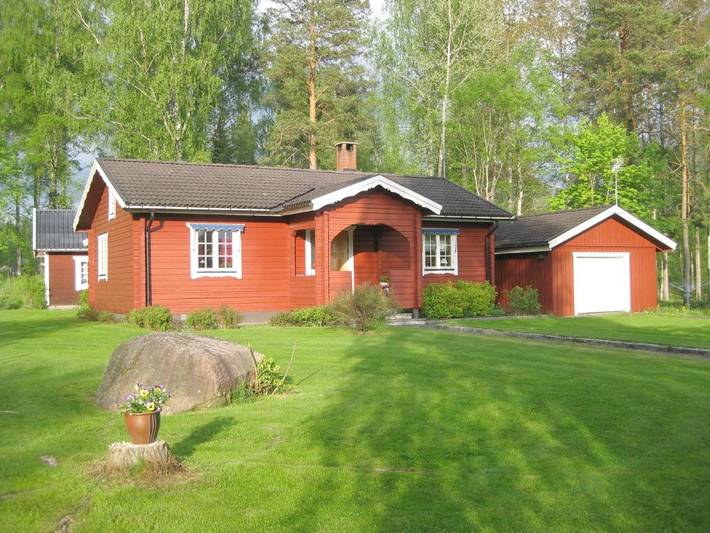 Ferienhaus für 6 Personen, mit Terrasse und Garten sowie Ausblick in Torsby