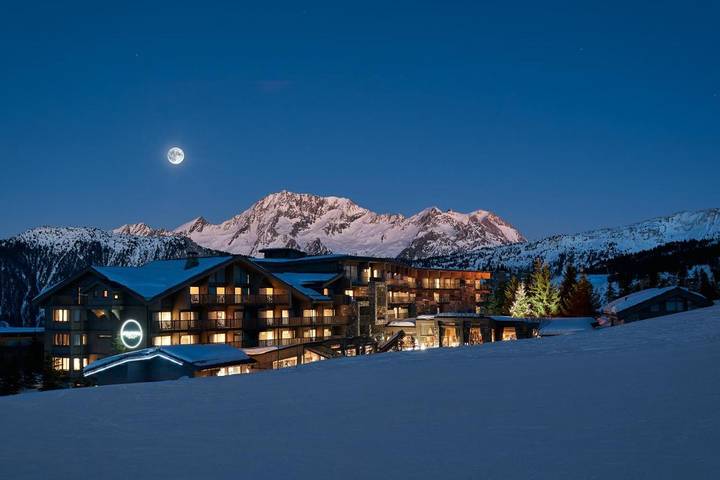 Hôtel pour 2 personnes, avec terrasse et sauna ainsi que jacuzzi et piscine, animaux acceptés